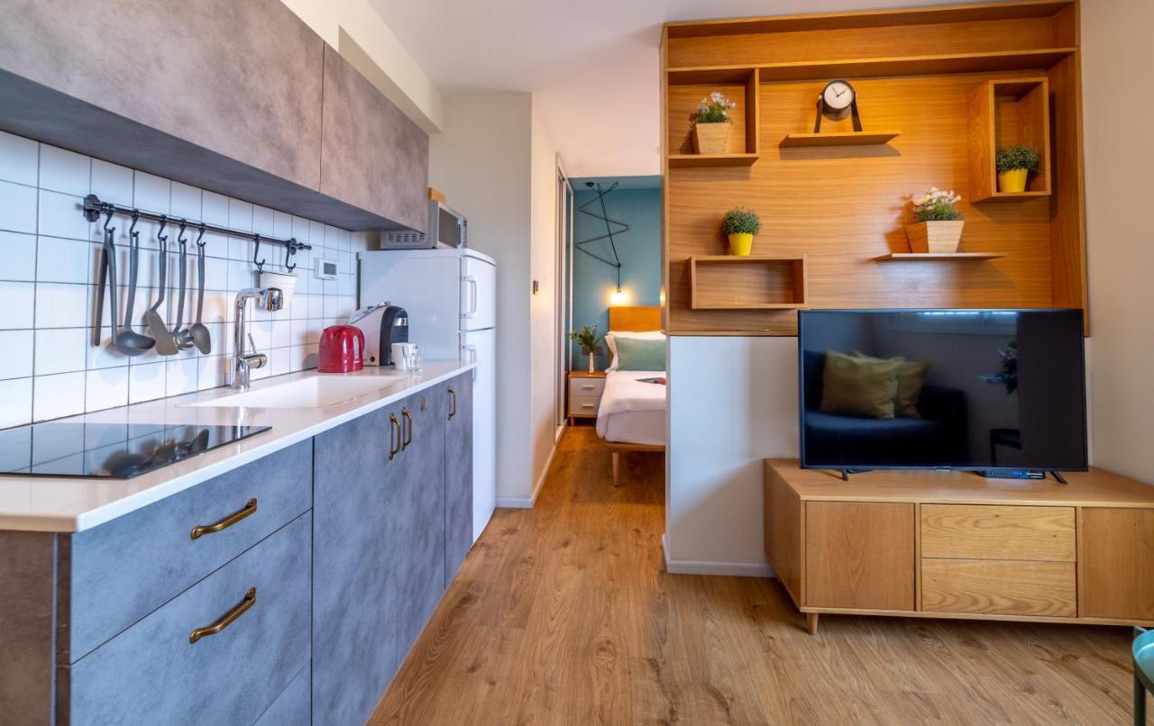 The Six Days Stylish One Bedroom Apartments 엘라트 외부 사진