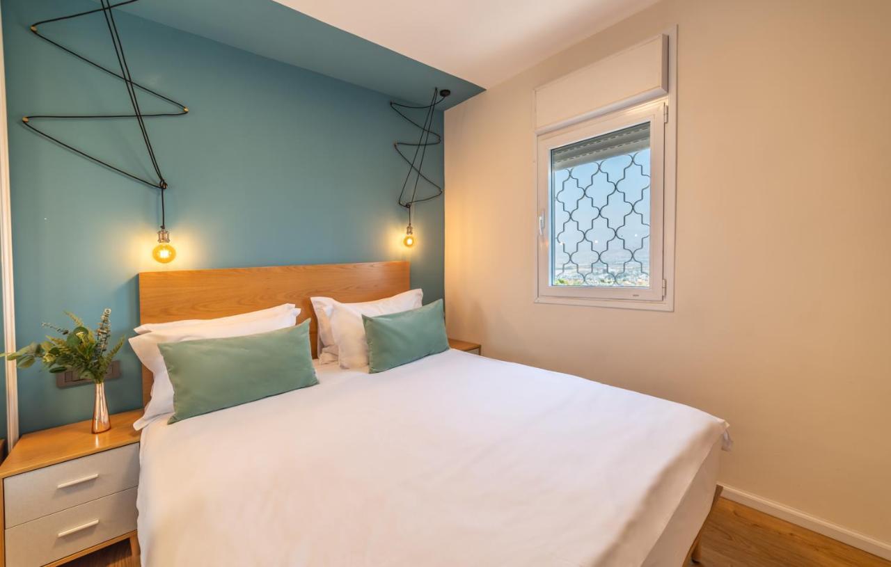 The Six Days Stylish One Bedroom Apartments 엘라트 외부 사진