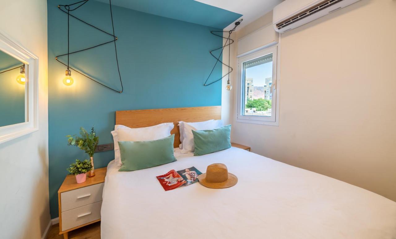 The Six Days Stylish One Bedroom Apartments 엘라트 외부 사진
