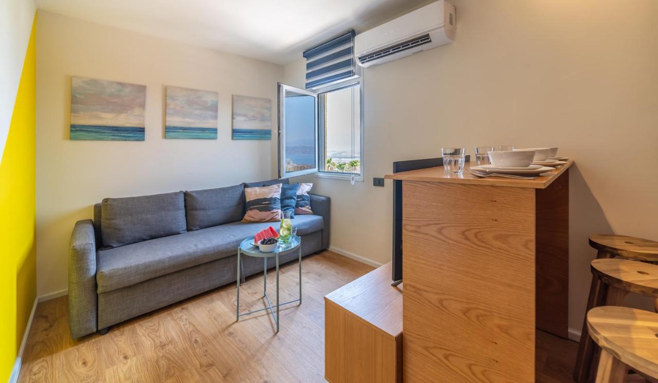 The Six Days Stylish One Bedroom Apartments 엘라트 외부 사진